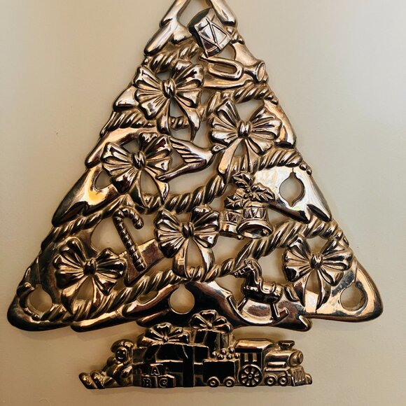 Vintage Silver Plate Christmas Tree - Wall Art/Trivet - - Picture 13 of 13